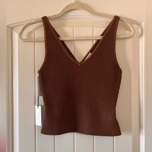 NWT Aritzia Babaton Sculpt Knit Double V Neck Tank Size Small